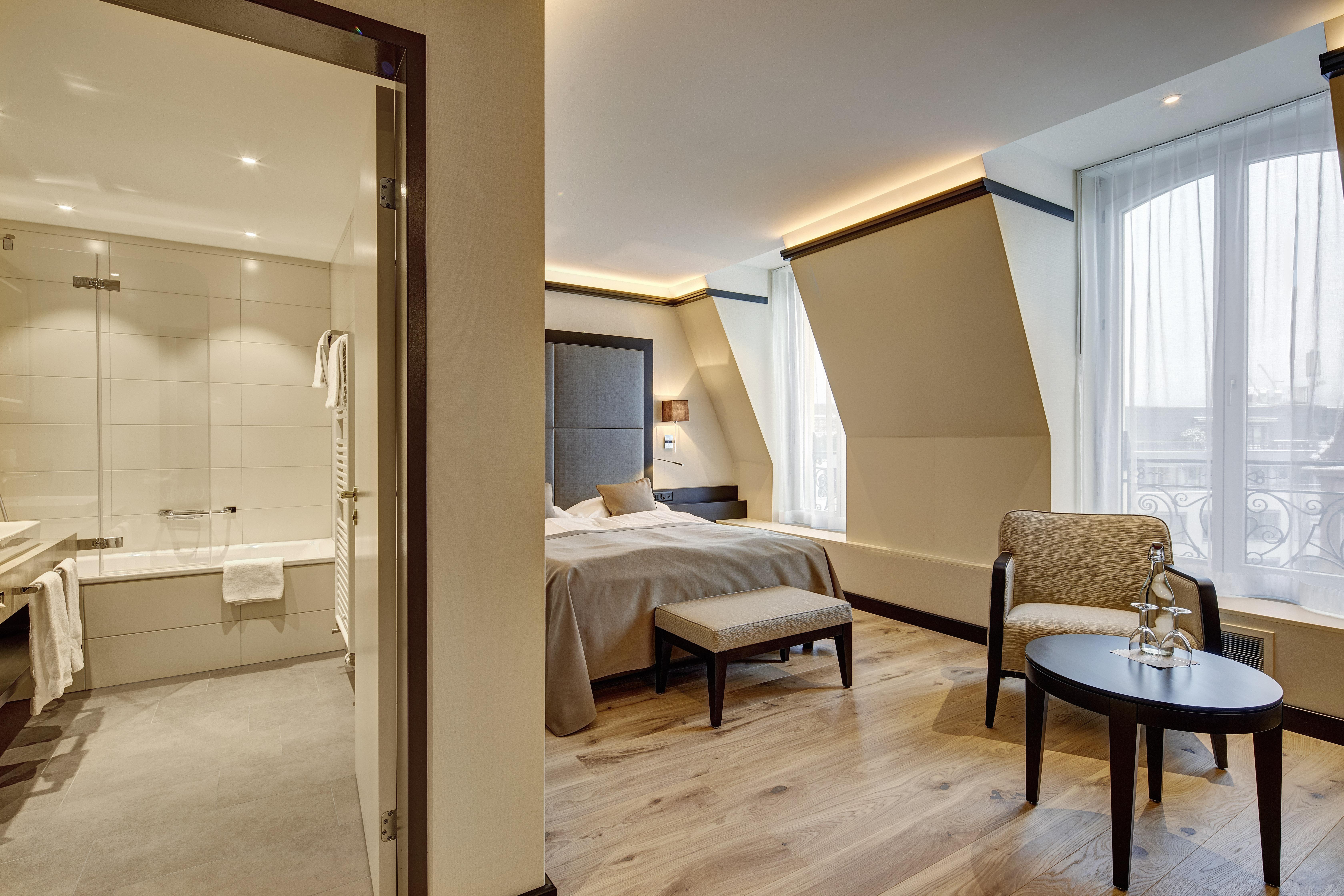 Monopol Hotel 4*