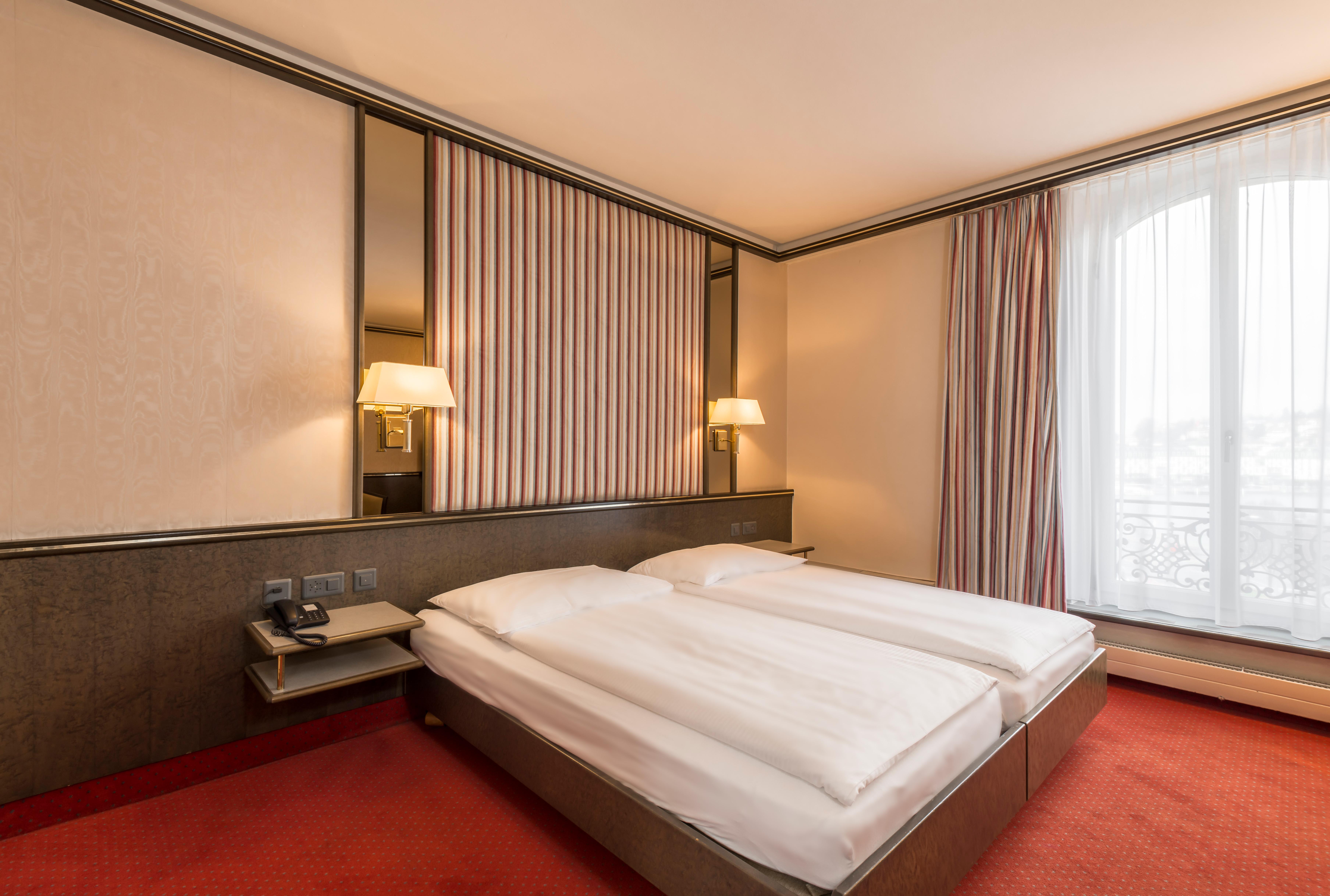 Monopol 4*