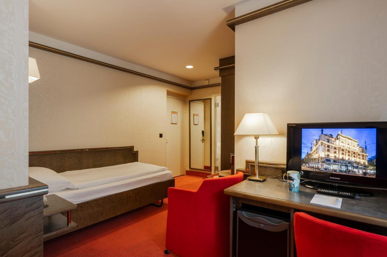 Monopol Hotel 4*